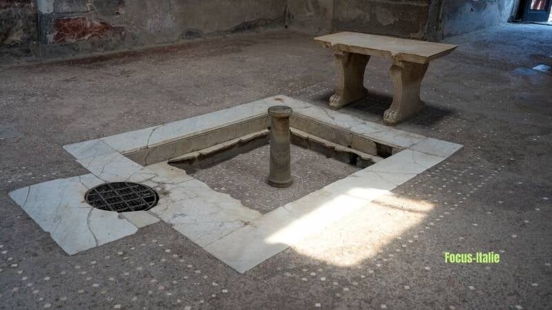 Atrium de la maison aux cloisons de bois, Herculanum