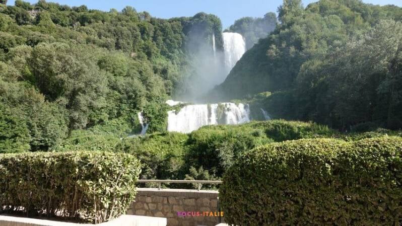 belvédère inférieur, vue sur les sauts de la cascade de Marmore, Ombrie