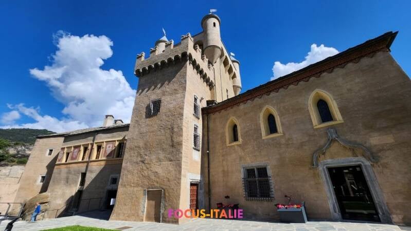 Château de St Pierre vu de la cour intérieure, vallée d'Aoste
