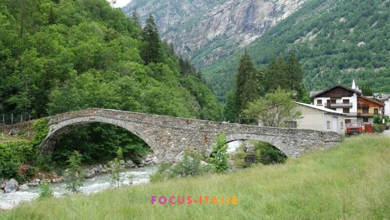 Pont sur le Lys, vallée d'Aoste