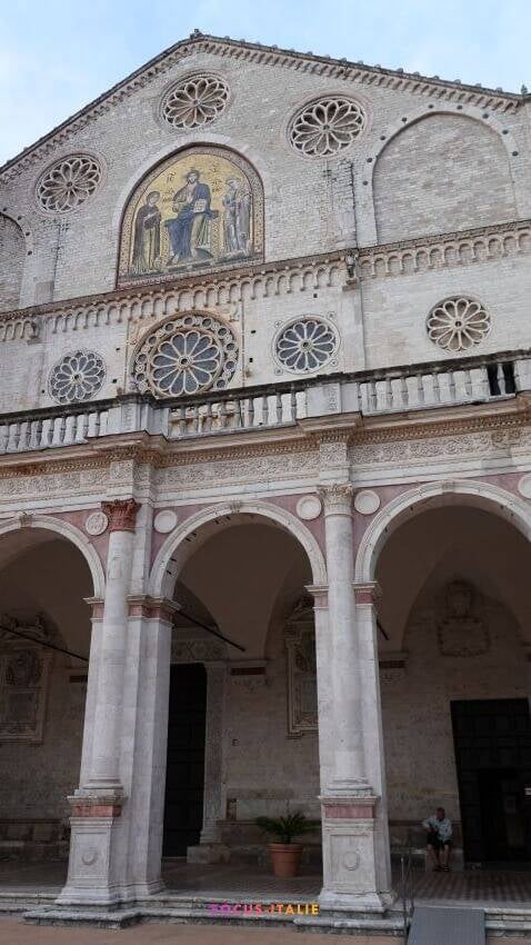Façade de la cathédrale de Spoleto, Ombrie