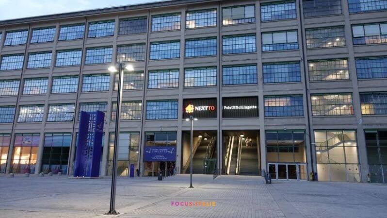 Une des entrées du Lingotto, Turin