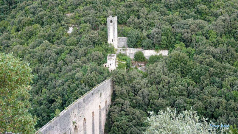Ponte delle torri à Spoleto en Ombrie