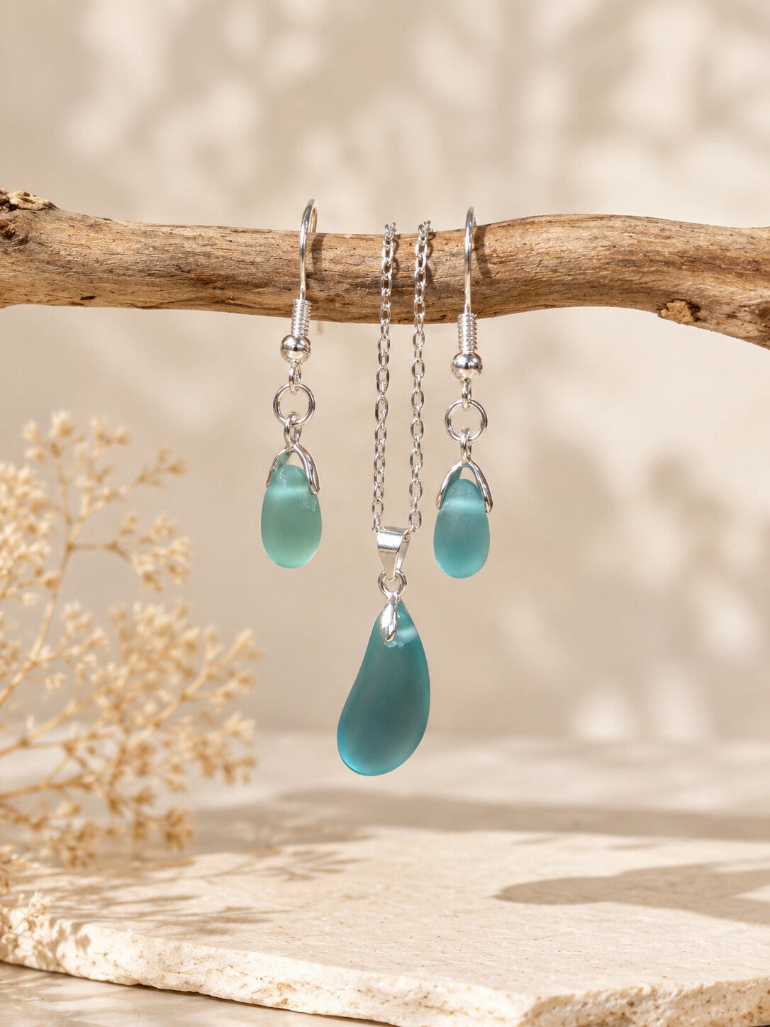 Ensemble boucles d'oreilles et pendentif