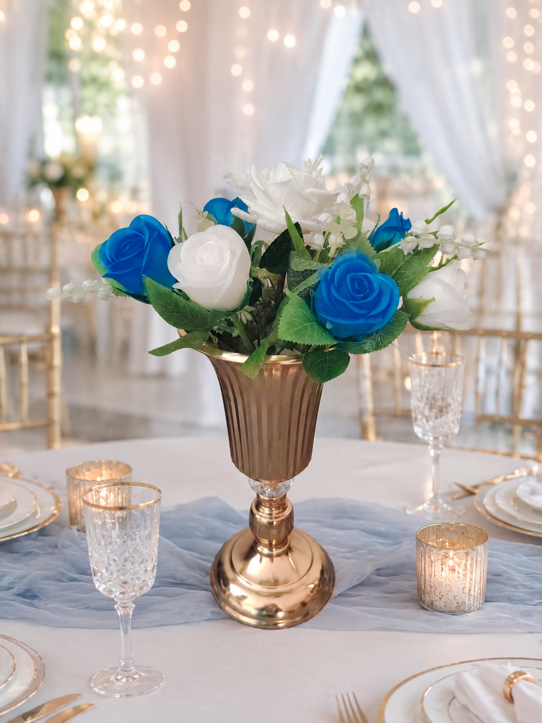 Bouquet décoratif de 9 roses en résine – Blanc et bleu saphir