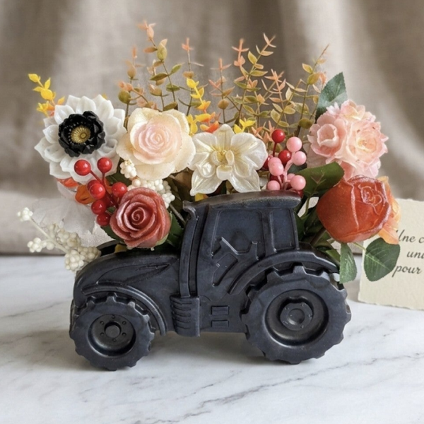 🚜 Vase en résine “Tracteur fleuri”