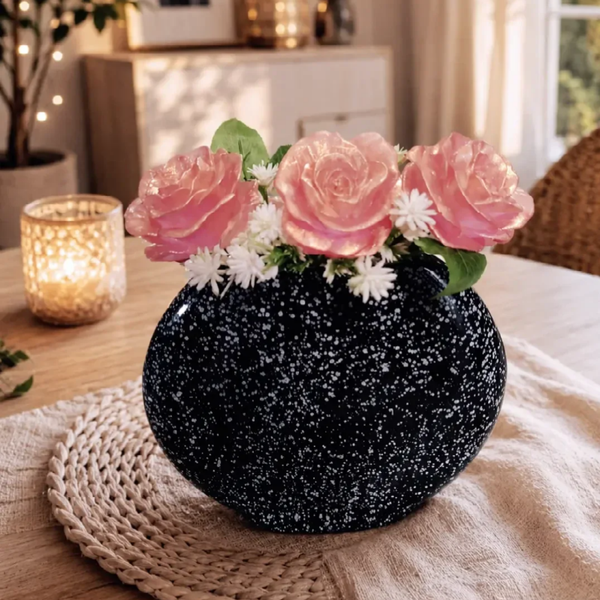 🌹 Bouquet de roses éternelles en résine dans un vase en céramique – Hommage personnalisé
