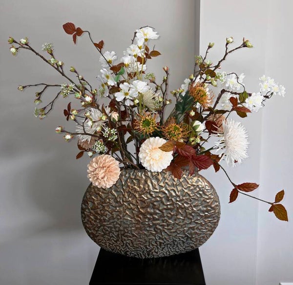 herfst sfeer vaas met kunstbloemen