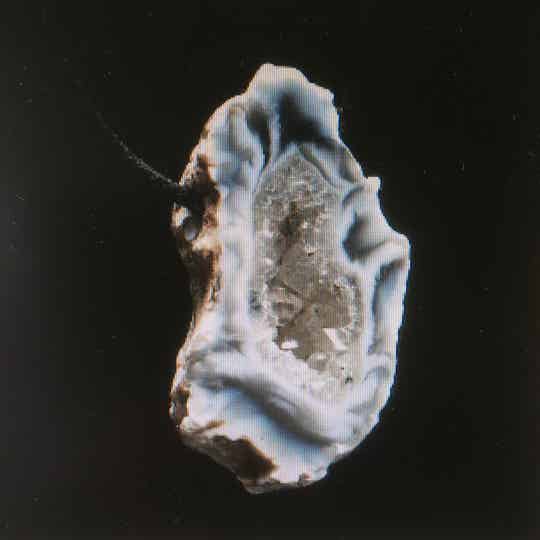 AGAAT GEODE DOORBOORDE HANGER