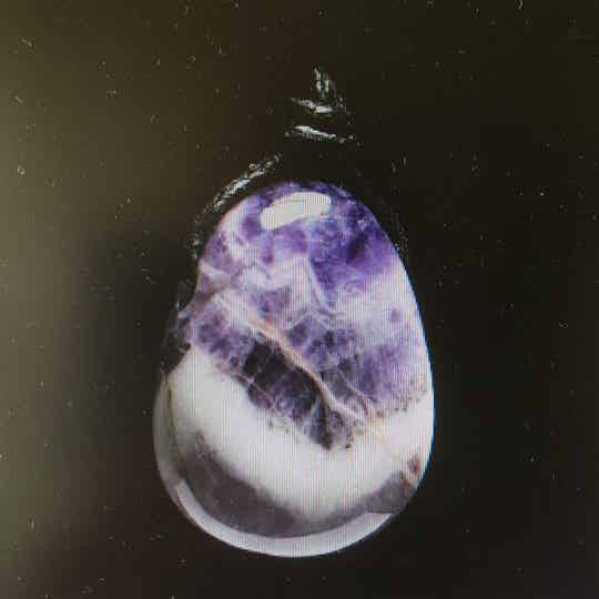 AMETHISTKWARTS HANGER DOORBOORD