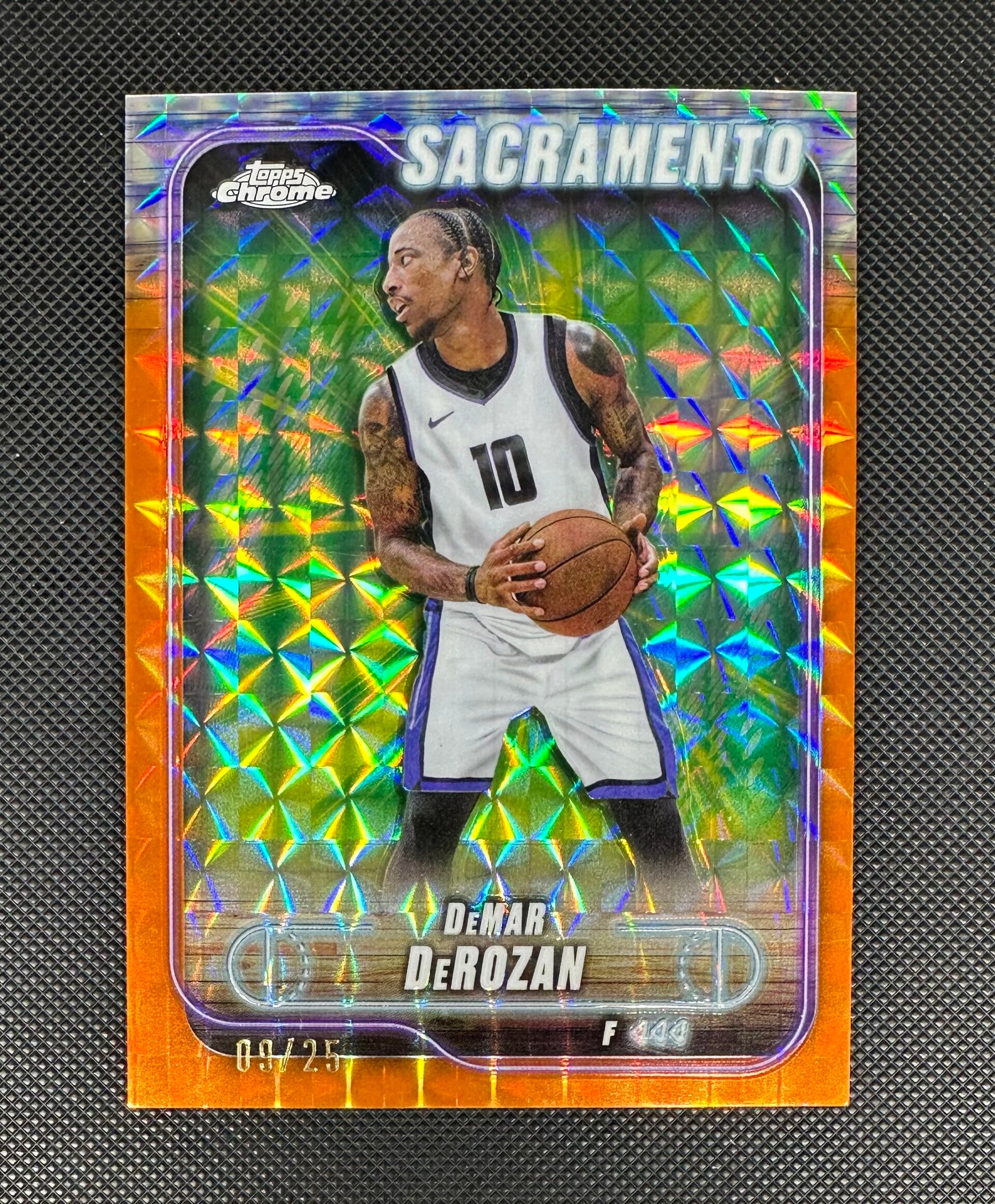 DeMar DeRozan /25 Topps Chrome 2024/25 Orange Geometric Refractor #55