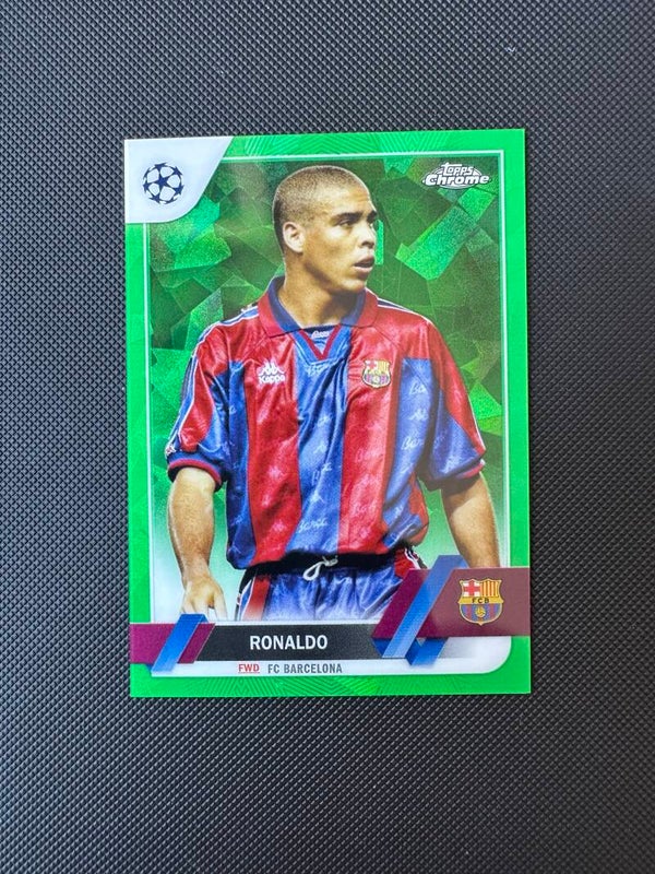 Ronaldo /70 Topps Chrome Sapphire 2022/23 Green #9