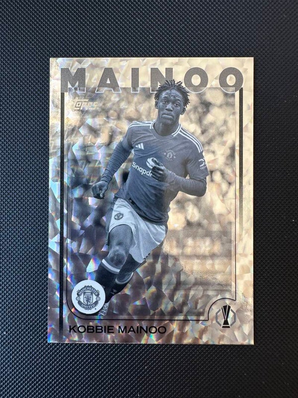 Kobbie Mainoo /150 Topps 2025 Black and White Sapphire #29 MAN. UTD.