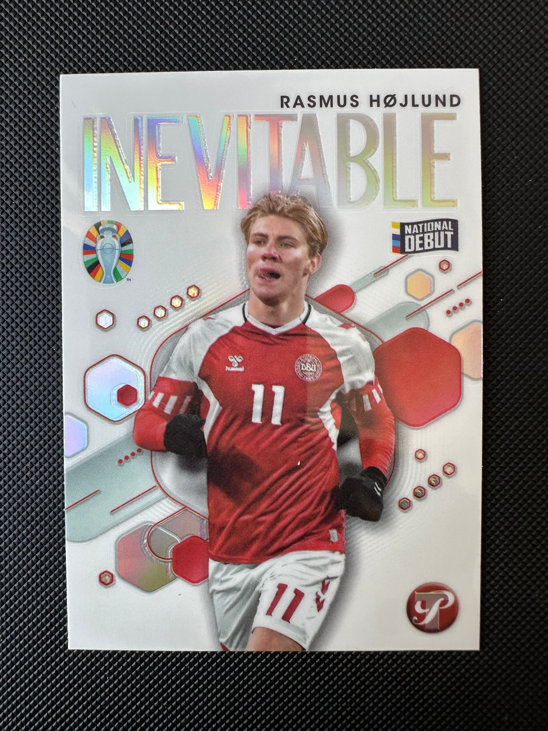 Rasmus Hojlund Topps Pristine 2023 Road To UEFA Euro 2024 -Inevictable #IV-RH DANSKA