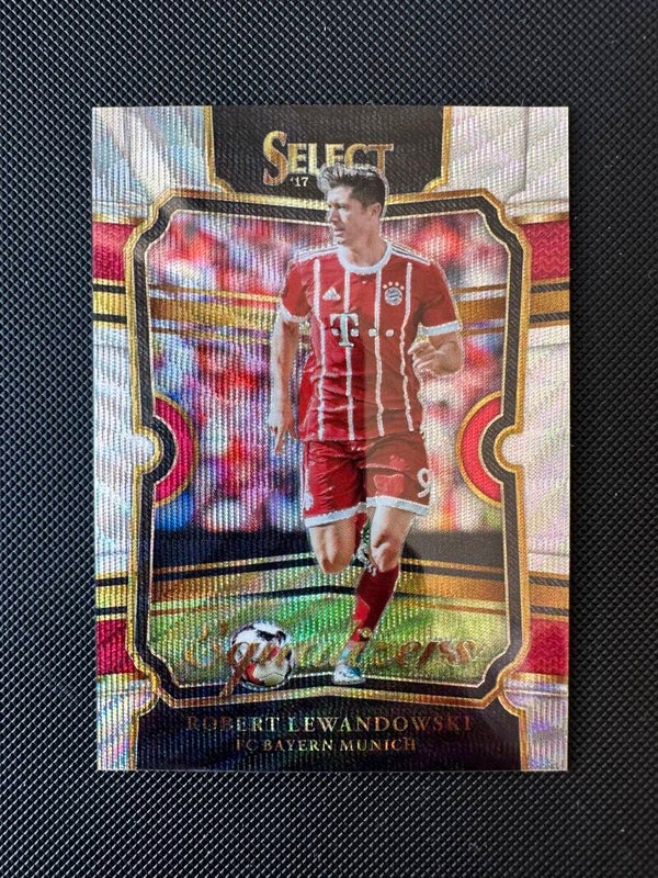 Robert Lewandowski Panini Select 2017/18 Equalizers Prizm #EQ-1