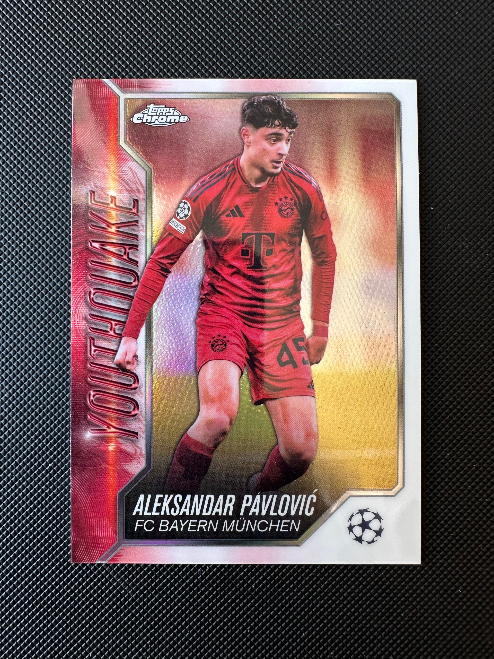 Aleksandar Pavlović Topps Chrome 2025 Youthquake #YQ-3