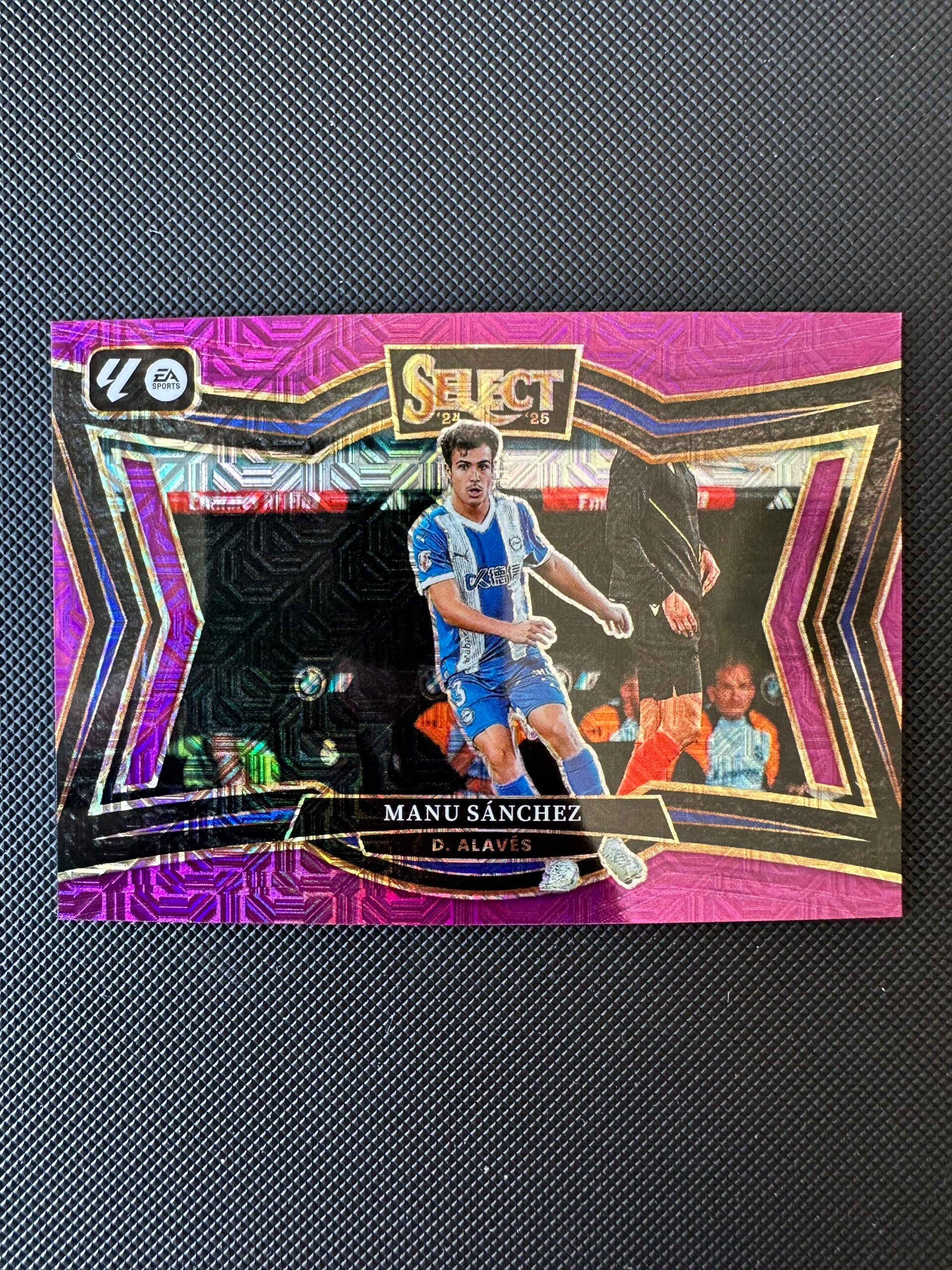 Manu Sanchez Panini Select La Liga 2024/25 Purple Prizm #212 DEPORTIVO ALAVES