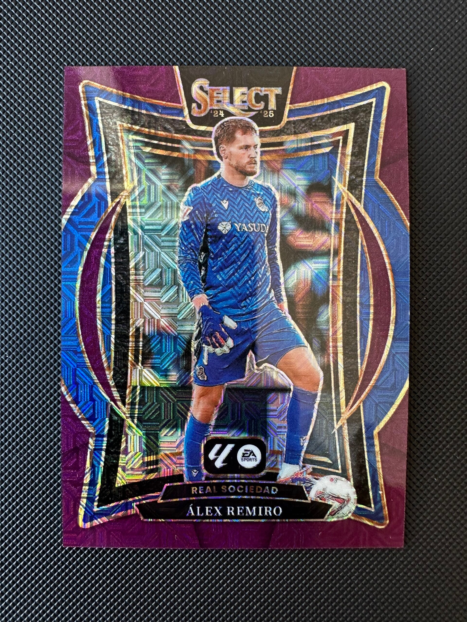 Alex Remiro Panini Select La Liga 2024/25 Purple Terrace Prizm #50 REAL SOCIEDAD