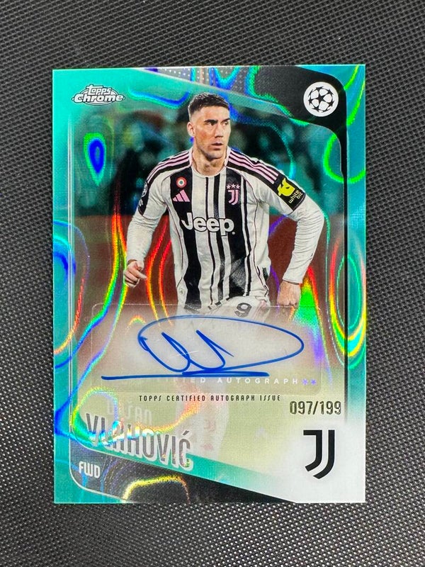 Dušan Vlahović /199 Auto Topps Chrome UEFA Club Competitions 2025/26 Chrome Autographs Aqua Lava Refractor #CA-DV