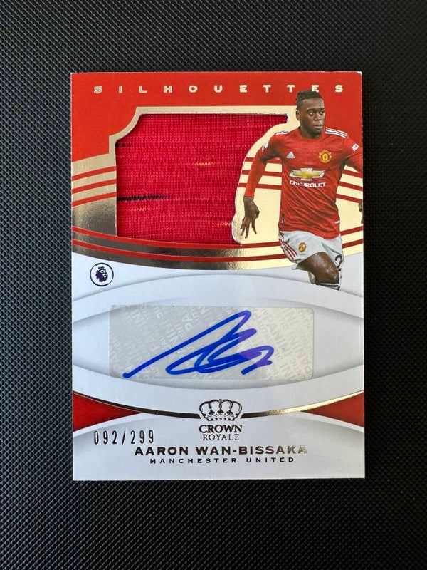 Aaron Wan-Bissaka /299 Auto/Patch-Worn Panini Chronicles Crown Royale 2020/21 Silhouettes #S-AWB
