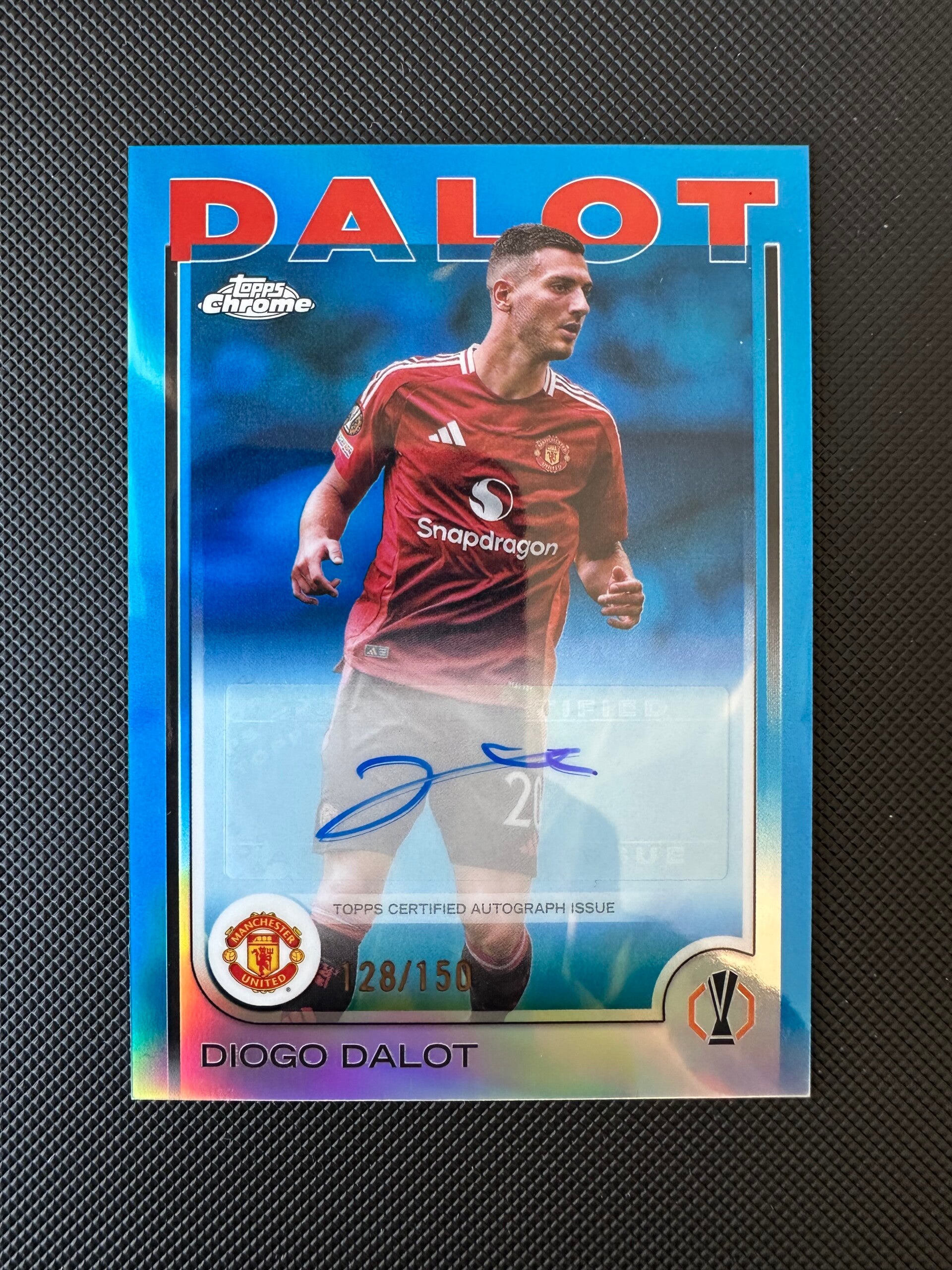 Diogo Dalot /150 Auto Topps Chrome UEFA CC 2024/25 Blue Refractor #CA-DT