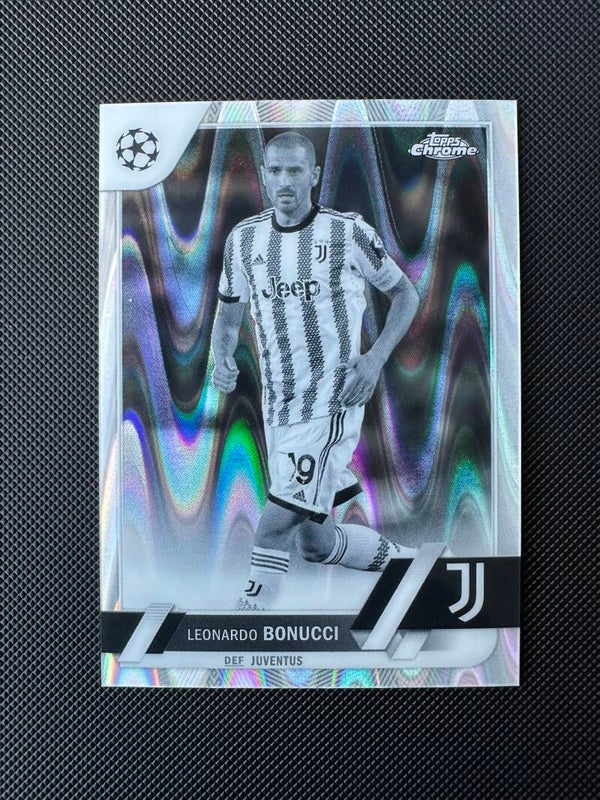 Leonardo Bonucci Topps Chrome 2023 Black/White Ray Wave Refractor #39