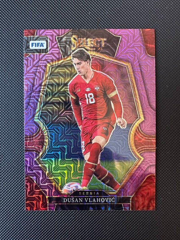 Dušan Vlahović Panini Select FIFA 2022/23 Purple Mojo Mezzanine Prizm #172