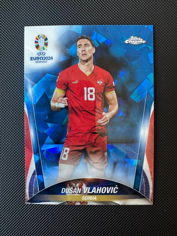 Dušan Vlahović Topps Chrome UEFA Euro 2024 Blue Ice Refractor #22