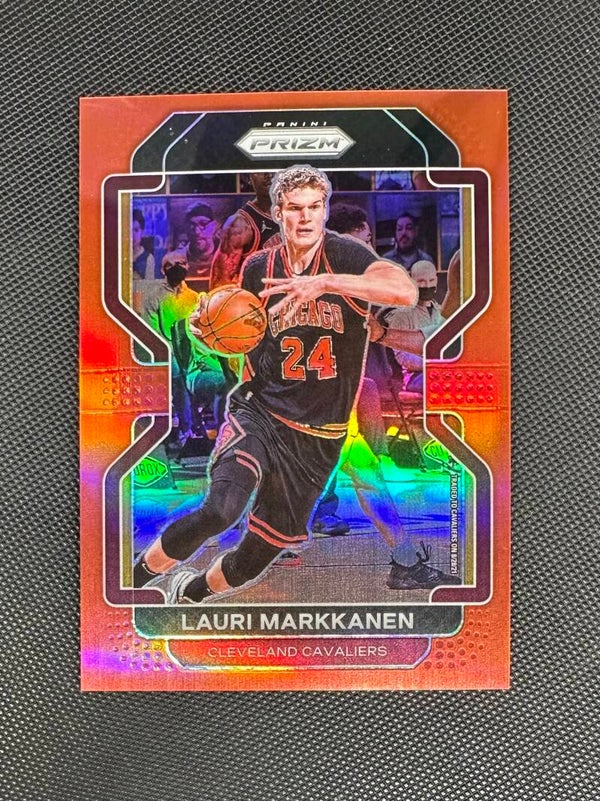 Lauri Markannen /299 Panini Prizm Basketball 2021/22 Red Prizm #86