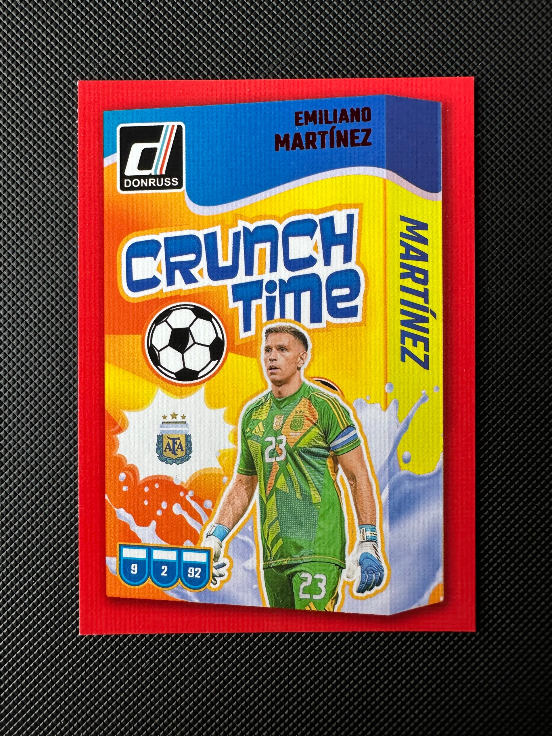 Emiliano Martinez Panini Donurss 2024/25 Crunch Time Red #19