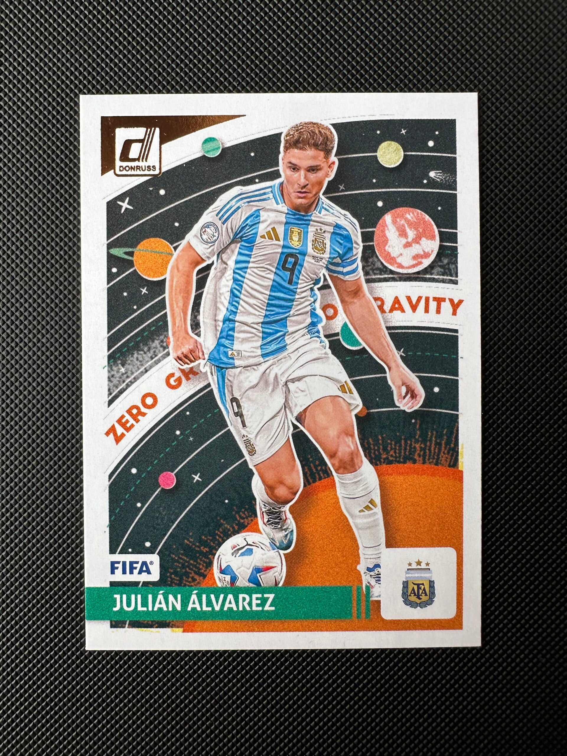 Julian Alvarez Panini Donurss 2024/25 Zero Gravity #4