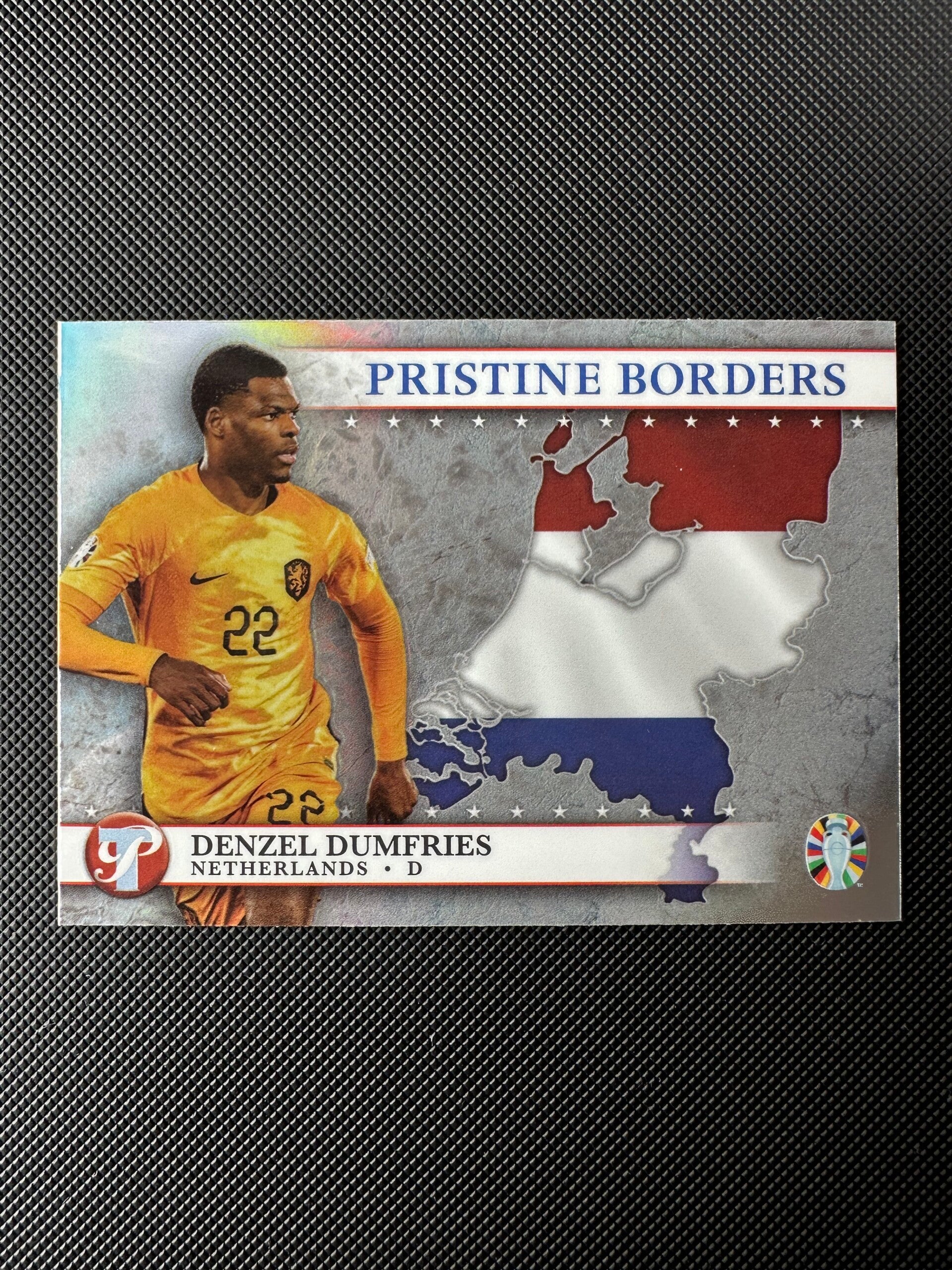 Denzel Dumpfries Topps Pristine 2023 Road To UEFA Euro24 Pristine Borders Refractor #PB-DD