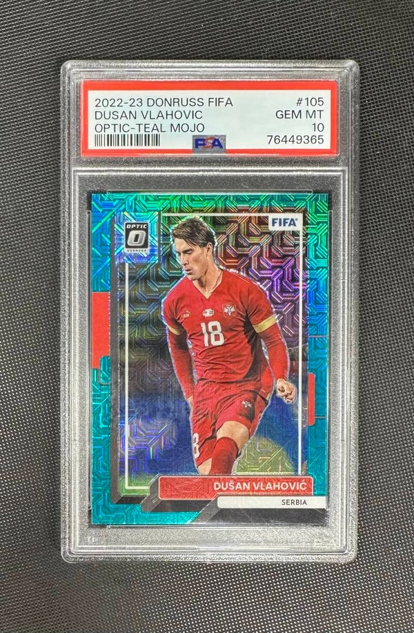 Dušan Vlahović PSA10 Panini Donruss FIFA 2022/23 Optic-Teal Mojo #105