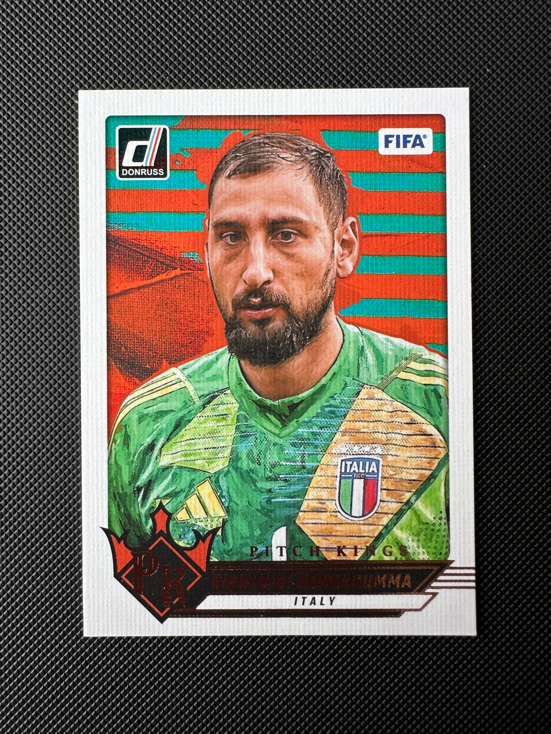 Gianluigi Donnarumma Panini Donruss 2024/25 Pitch Kings #18