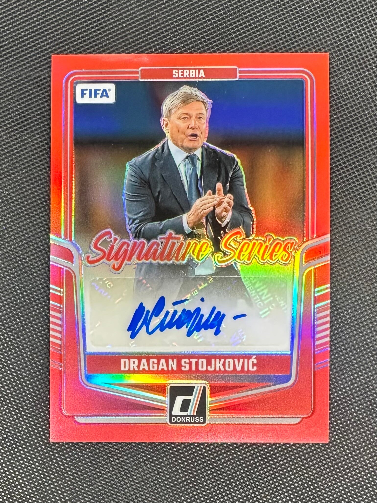 Dragan Stojković /49 Auto Panini Donruss 2024/25 Signature Series Red Prizm #SS-DS