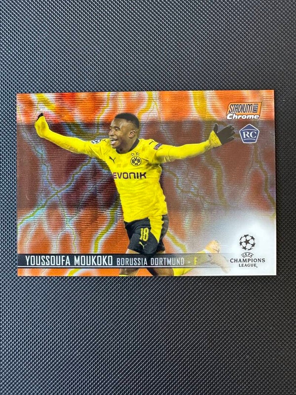 Youssoufa Moukoko Rookie Topps Stadium Clube Chrome 2021 Orange/Yellow Electric #57