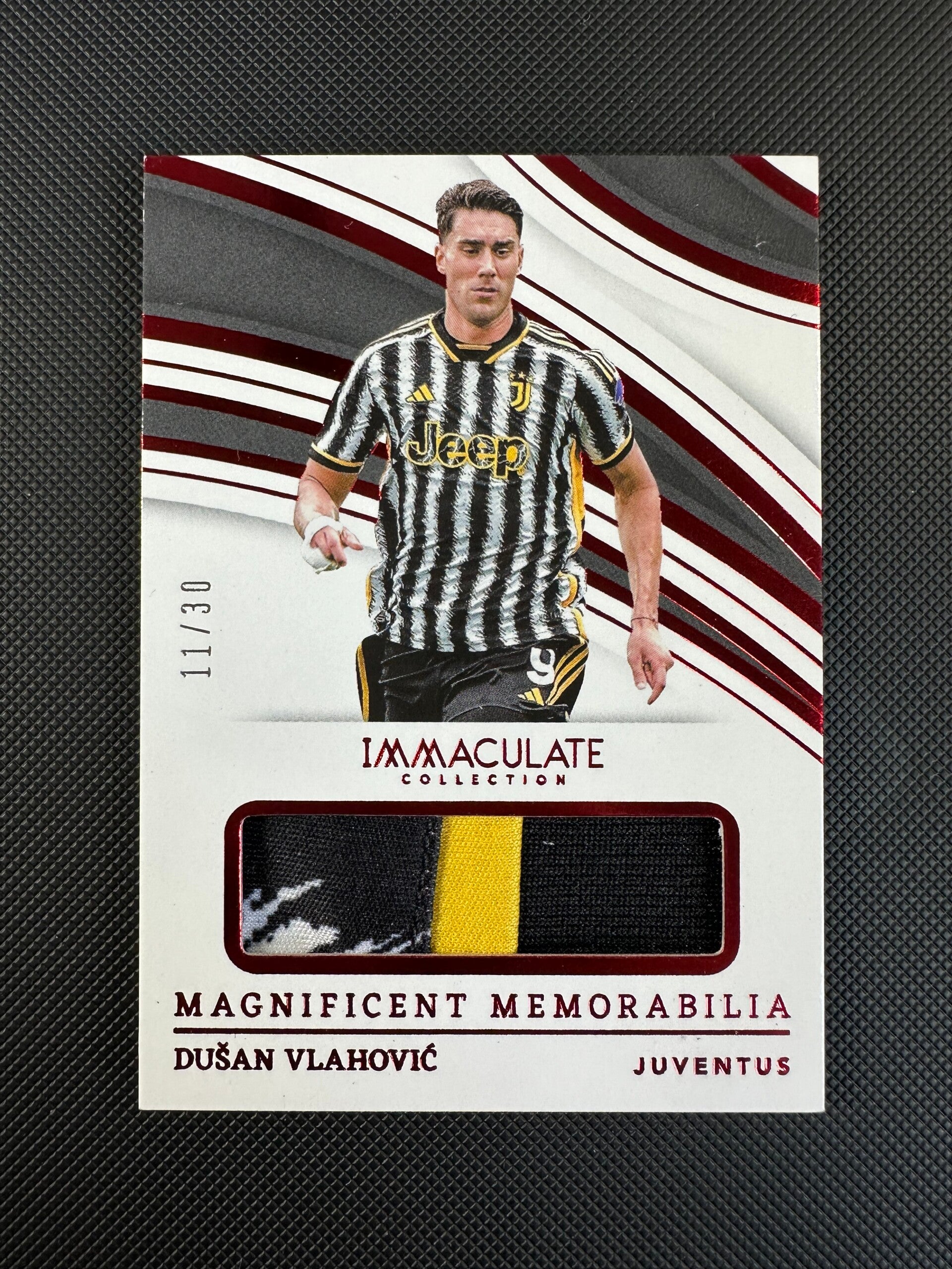 Dušan Vlahović /30 Patch Panini Immaculate Collection 2023/24 Magnificent Memorabilia #MG-DV