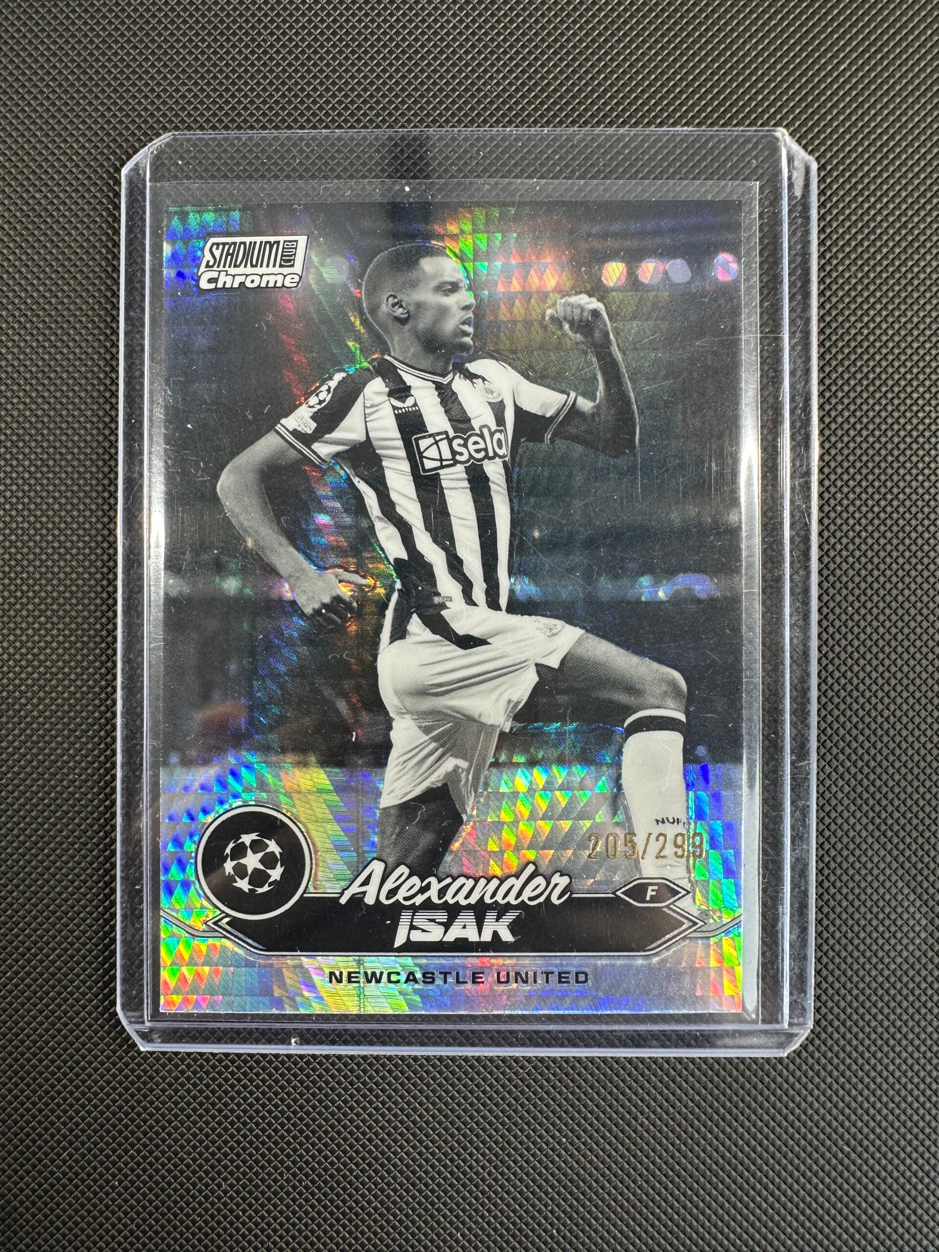 Alexander Isak /299 Topps Stadium Club Chrome 2024 Black White Wave Refractor #64