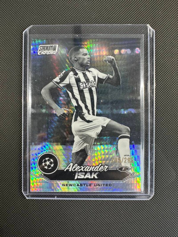 Alexander Isak /299 Topps Stadium Club Chrome 2024 Black White Wave Refractor #64