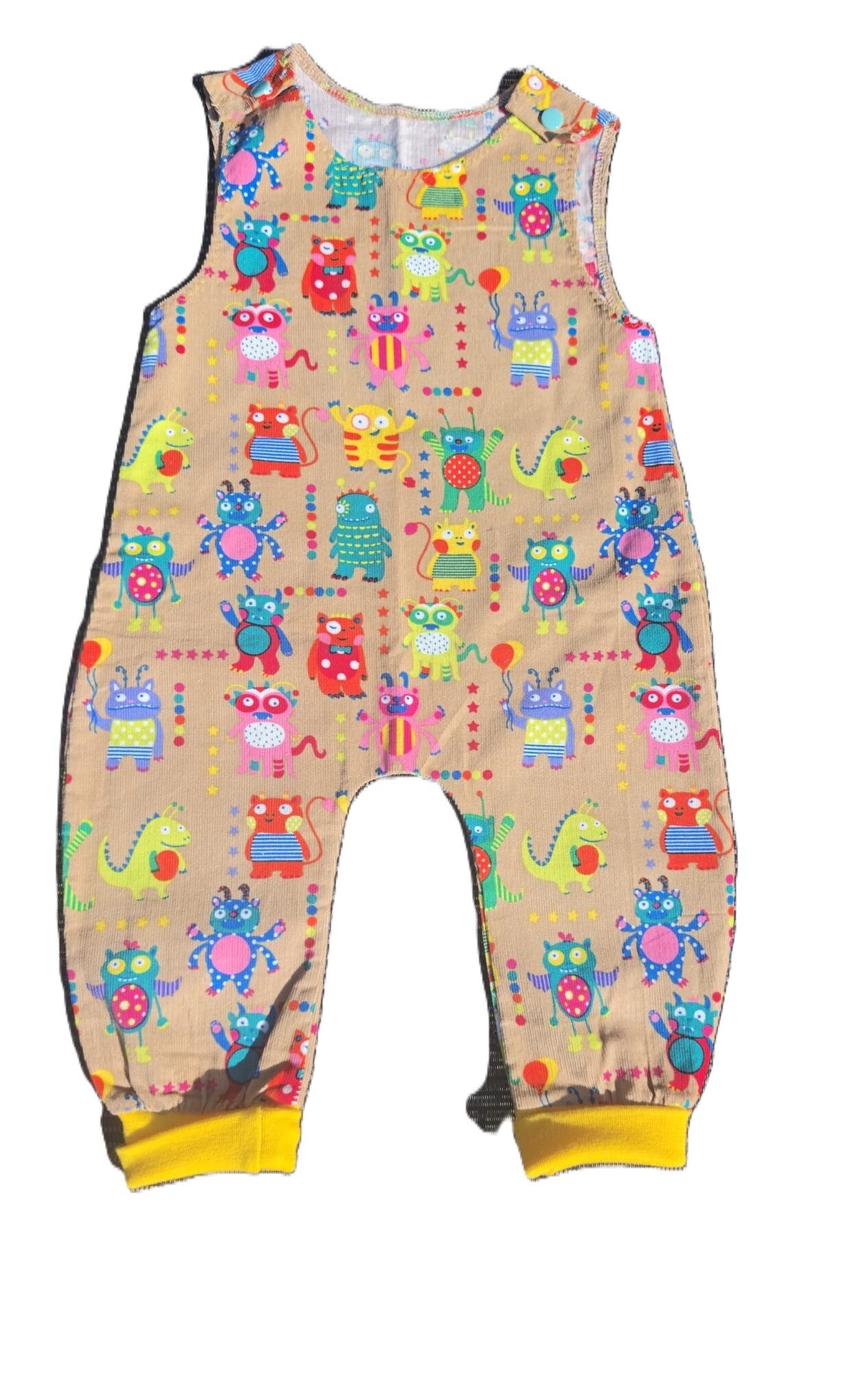 BABYSTRAMPLER Feincord hellbraun mit bunten Monstern