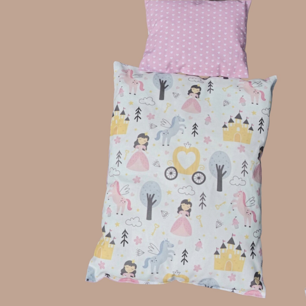 PUPPENBETTWÄSCHE Prinzessin mit Einhorn /Rosa mit weißen Herzen