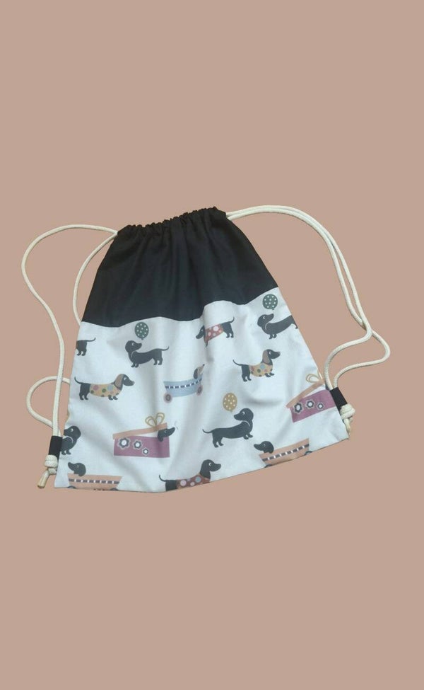 KORDELRUCKSACK  Hunde mit schwarzem Rand
