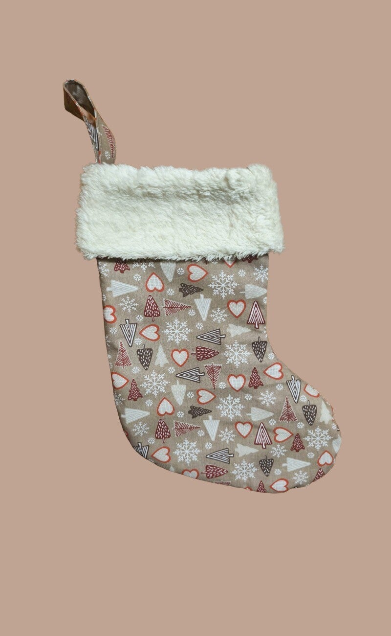NIKOLAUSSTIEFEL Schneeflocken und Herzen