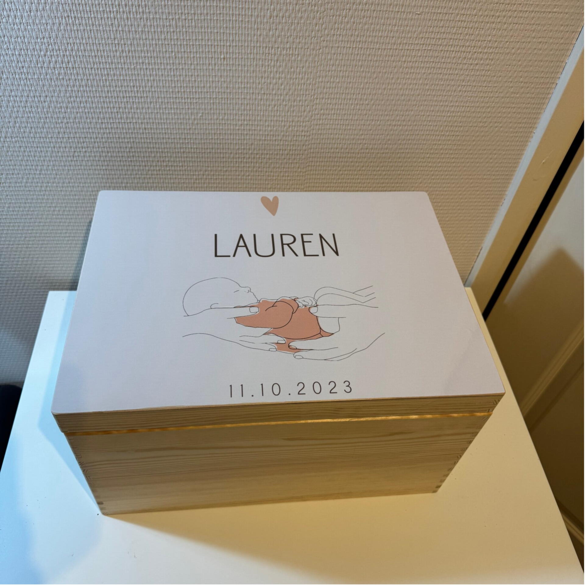 Bewaarbox/herinneringskist met geboortekaartje