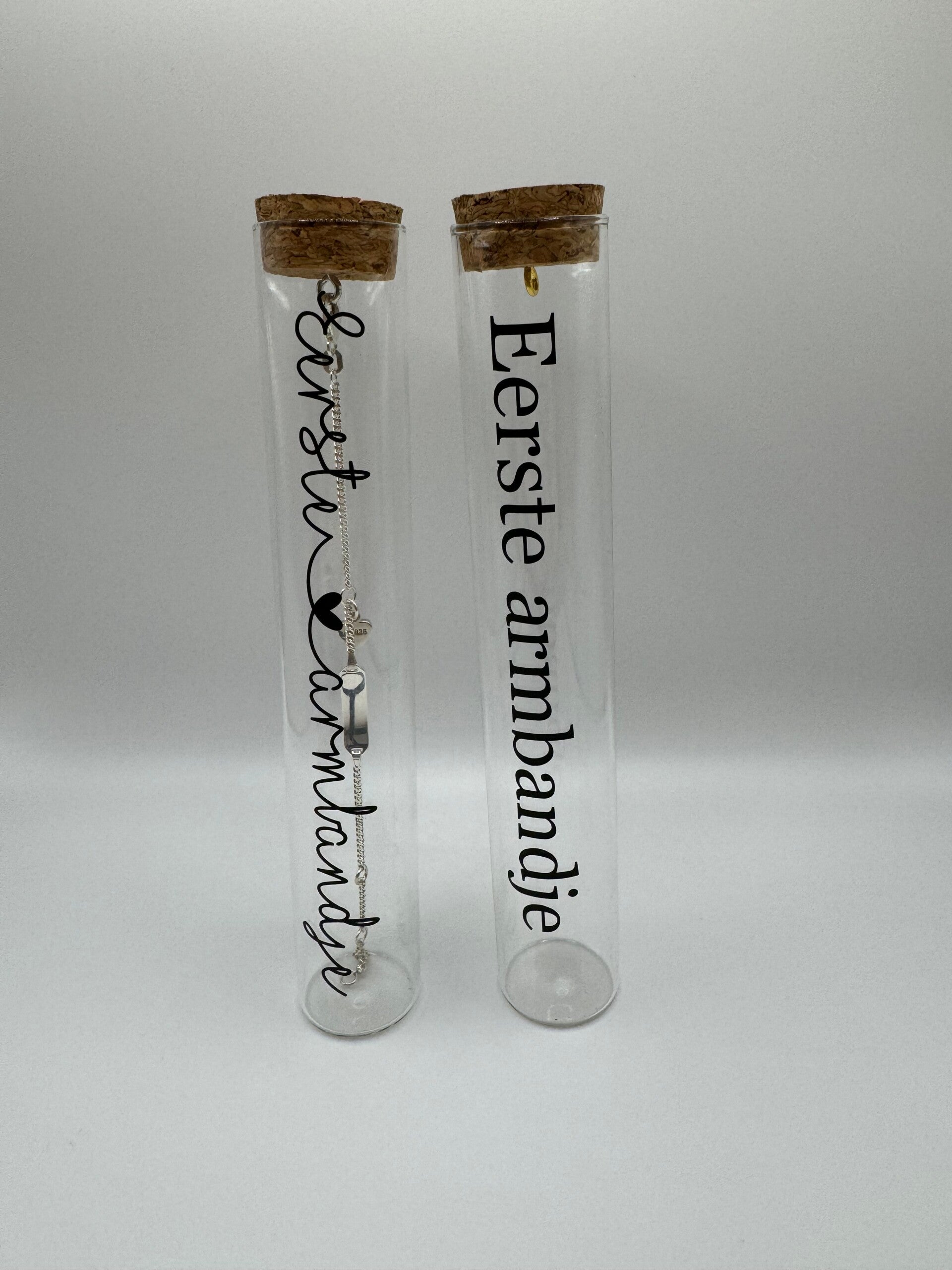 Eerste armbandje bewaarbuisje