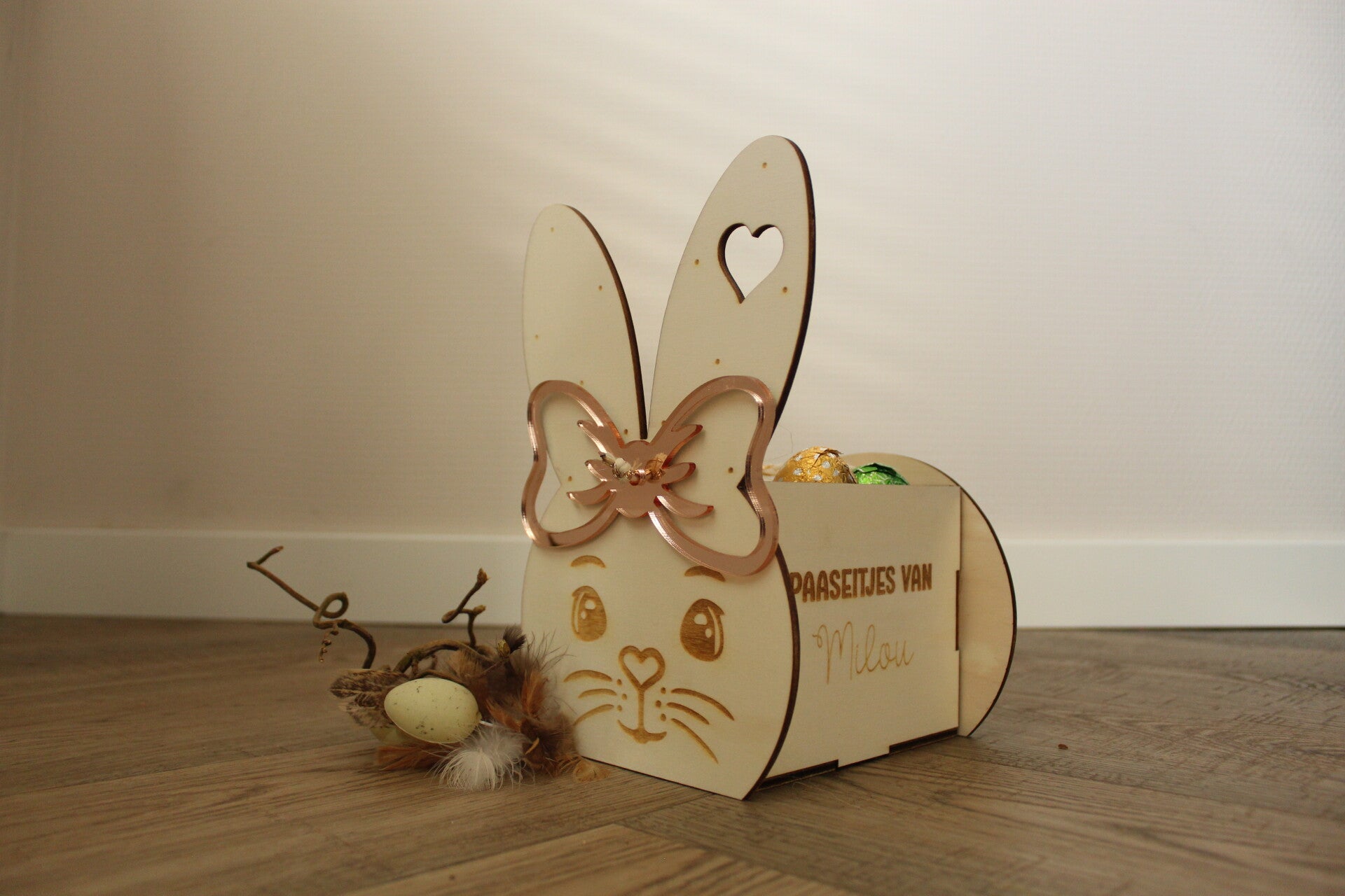 Gepersonaliseerd houten paasmandje met naam