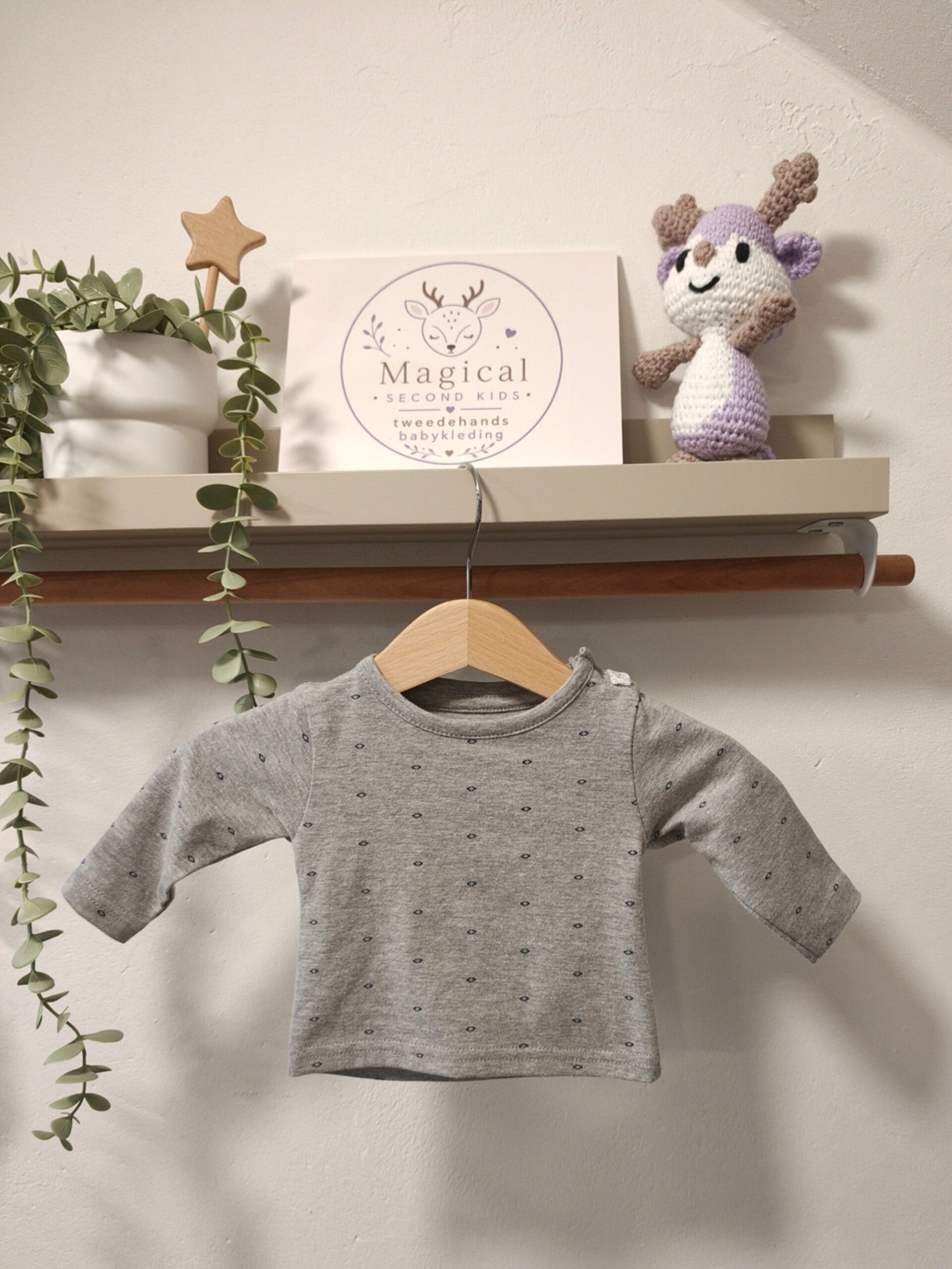 Baby de luxe  Longsleeve |  Maat 56 met details  - 2013