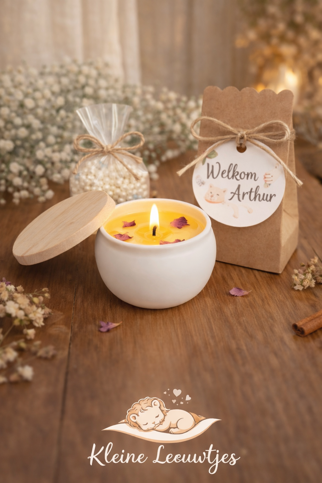 Mini kaars in keramisch potje met een houten deksel