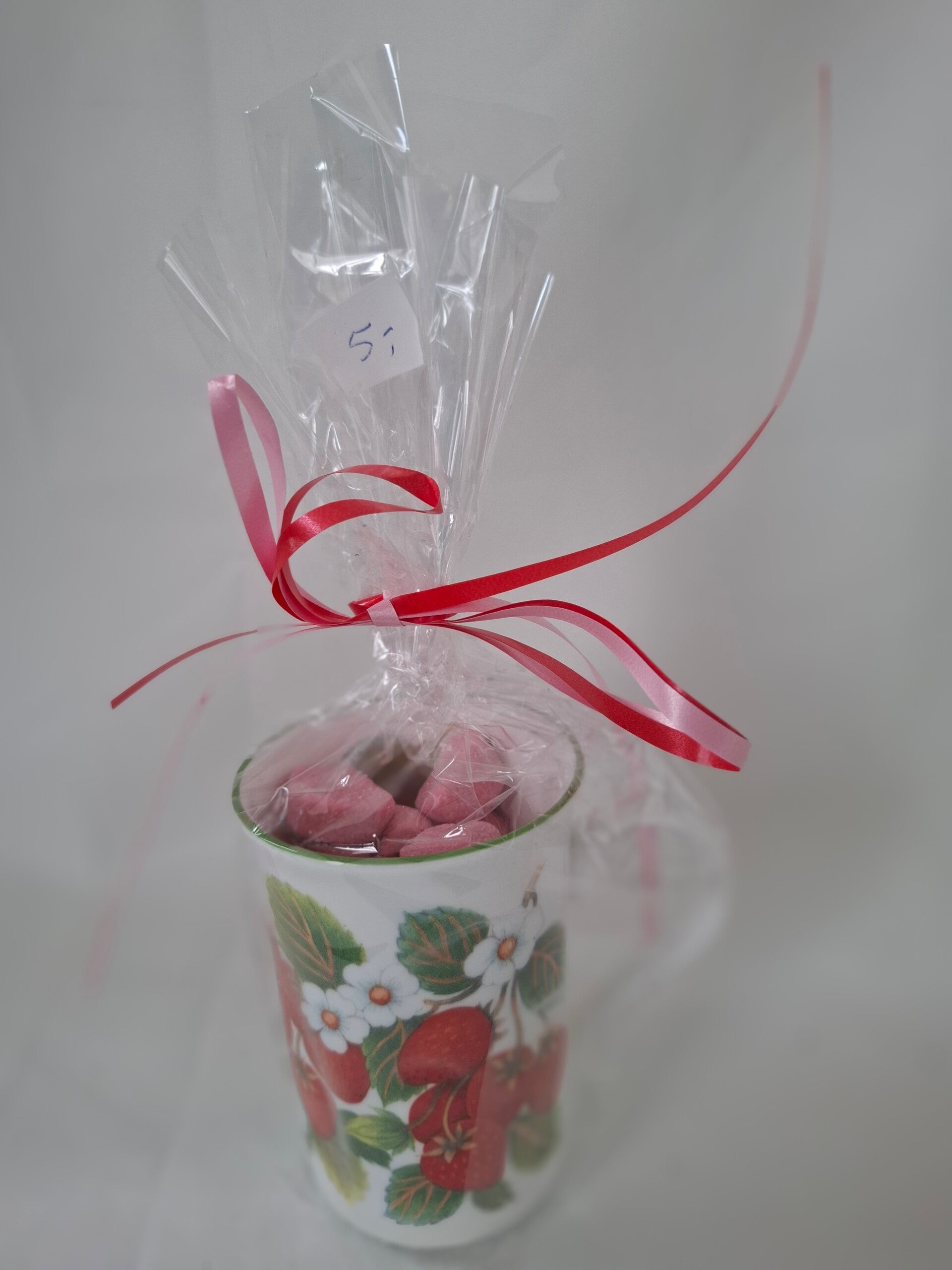 aardbeienbeker met snoepjes