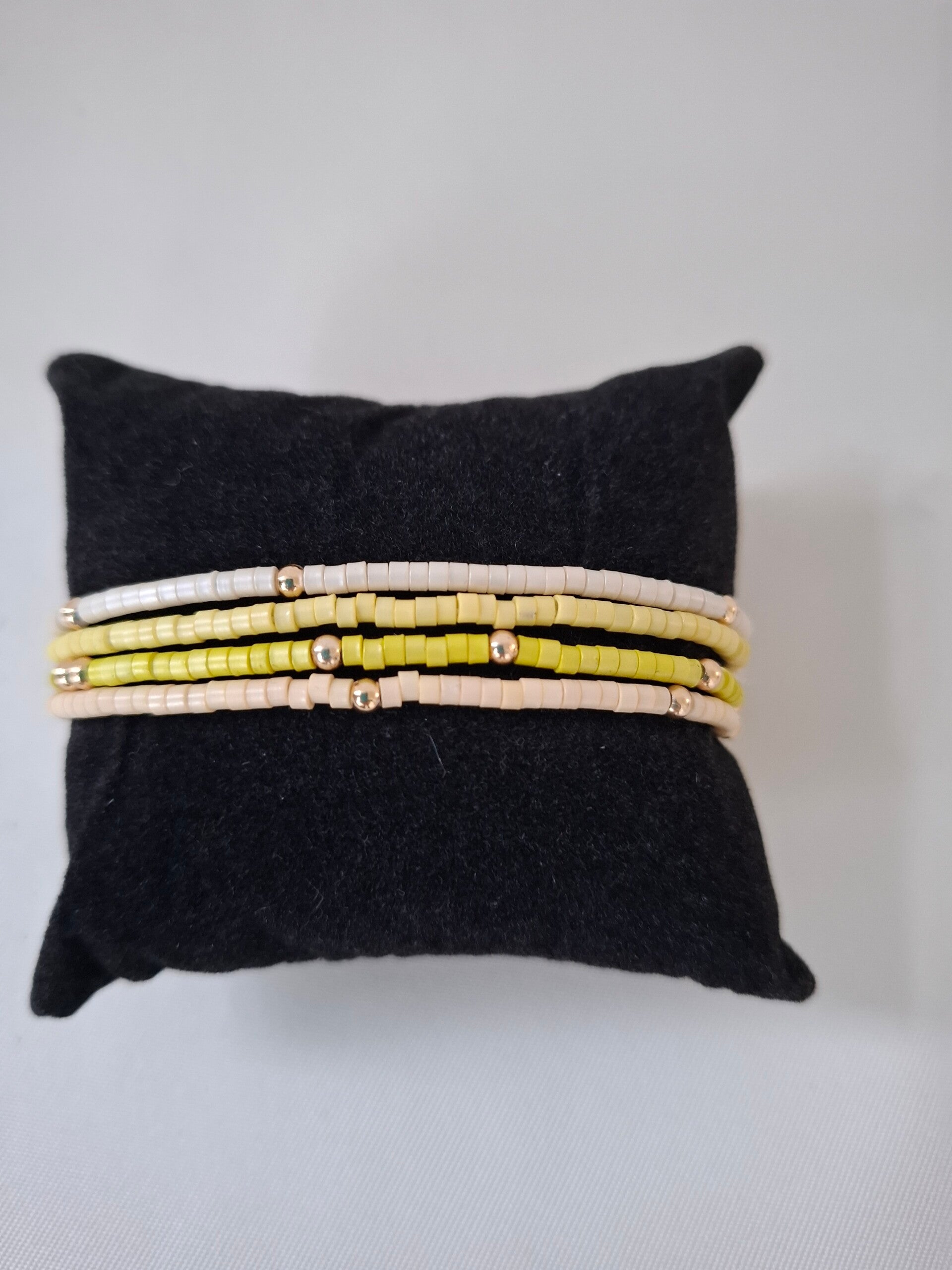 Zomerse kralen armbandjes